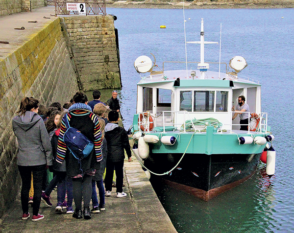 embarquement golfe du morbihan passagère