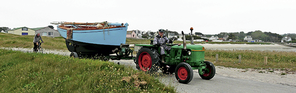 Valbelle canot semi-ponté cotre