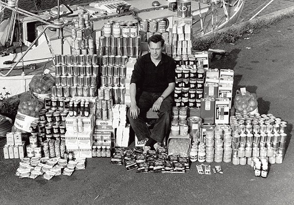 Robin knox-johnston tour du monde solitaire