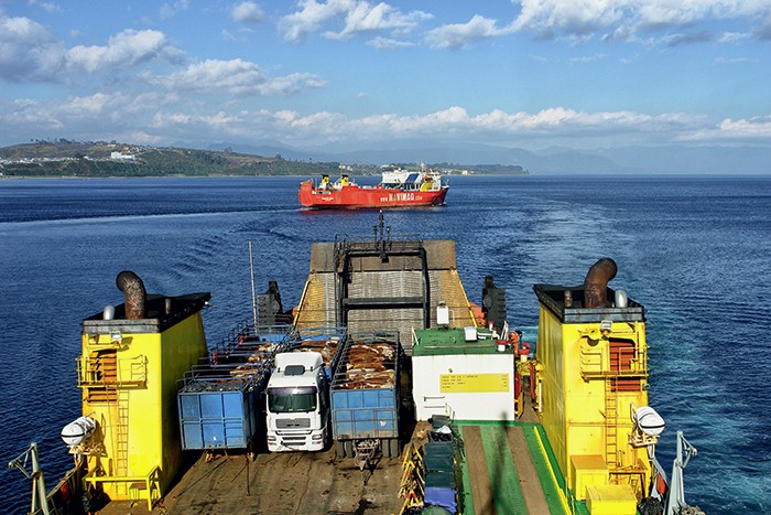 ferry patagonia