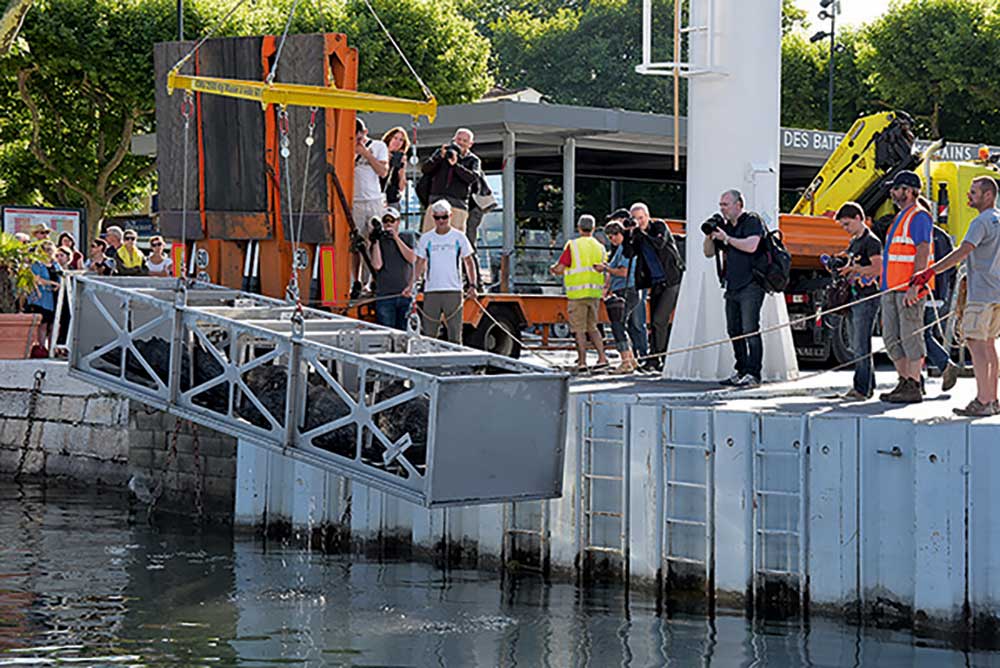 Extraction d’une pirogue médiévale