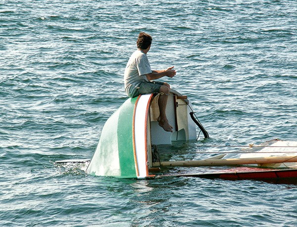 Accessoire De Bateau Dans L'eau Pour Toile De Fond Numérique De