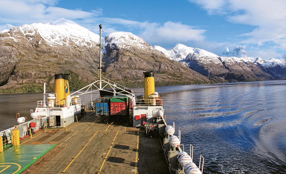 En ferry dans la canaux de Pantagonie