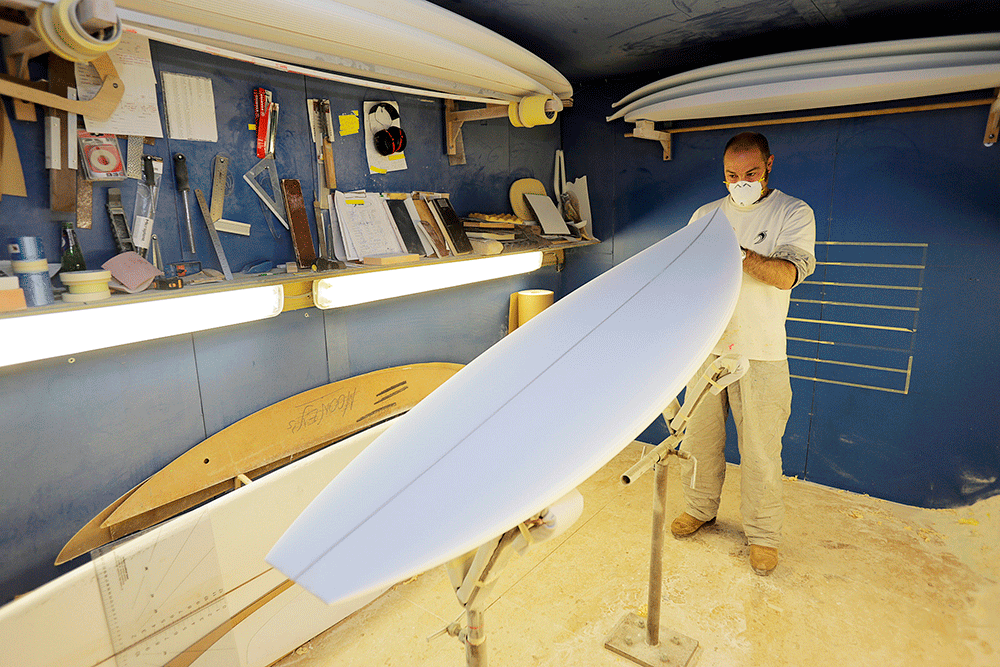 Le shaper, sculpteur de surf