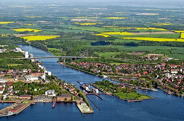 Vue aérienne du canal de Kiel