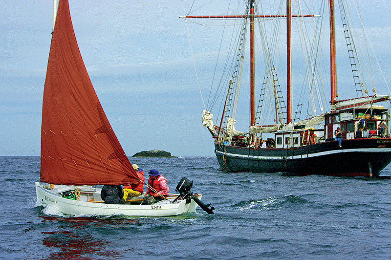 A la sortie du port, louvoyage entre le Rara Avis et le Bel Espoir.