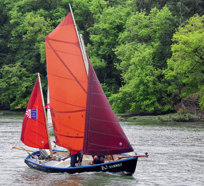 Pour améliorer les performances de son Drascombe Lugger Divergont, Didier lui a dessiné un plan de voilure plus généreux avec grand-voile lattée et génois – absent ici – amuré sur bout-dehors.
