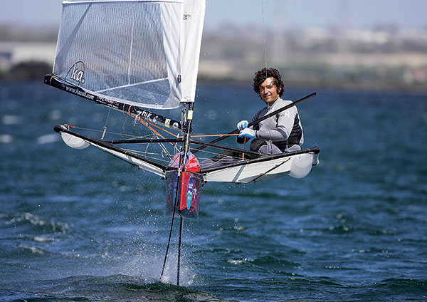 foil, hydroptère, moth, bateau volant