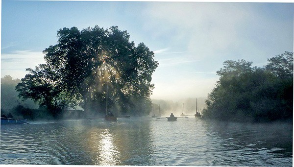 Paysage de la flotille sur l'eau