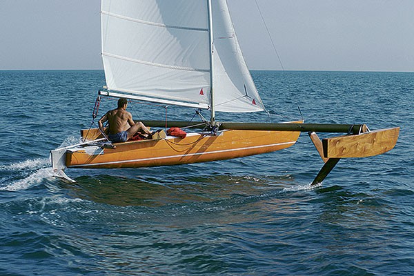 foil, hydroptère, moth, bateau volant