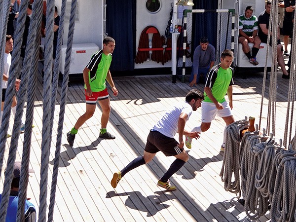 Match de foot à bord du Sagres