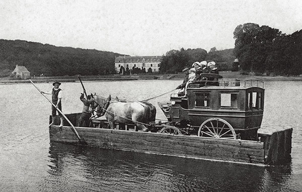 Bac Concarneau, histoire des bacs, bac Quimper, bac Plougastel, bac Bénodet, bac sur le Loire