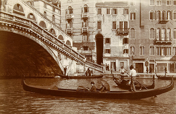 Photo des gondoles à venise début 1900