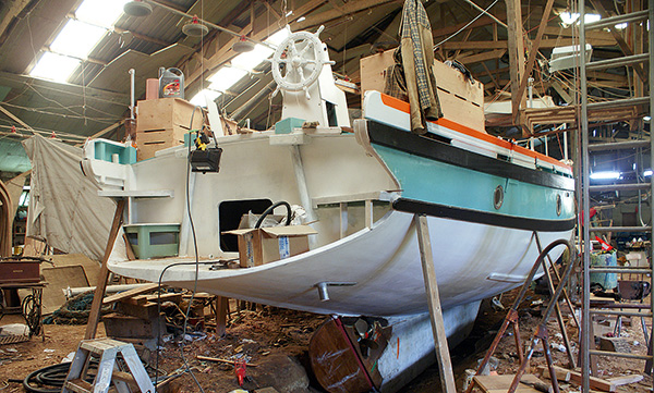 Arrière d'un bateau en bois