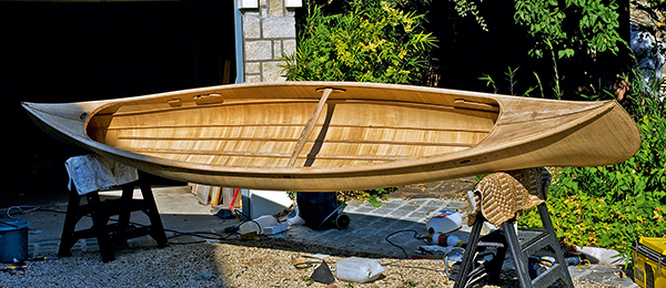 vue de profil du canoe Cedar Rib