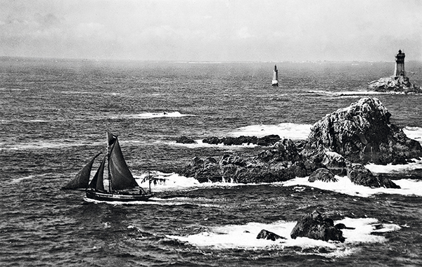 bateau dans le raz de sein