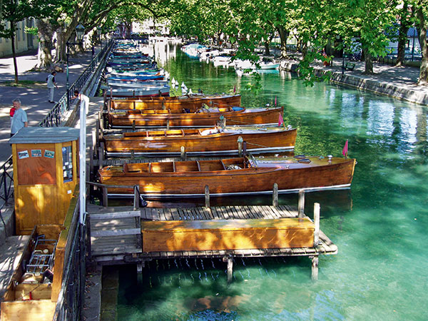 bateau en bois ponton