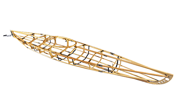 structure d'un kayal en bois