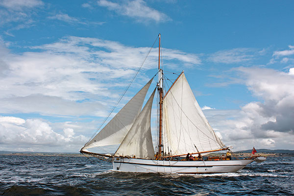 bateau sous voiles