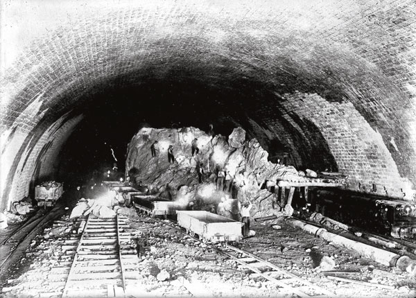 Tunnel de Rove, Étang de Berre, Port de Marseille