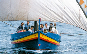 Navigation Méditerranée, voile latine, Bateau Bernard Vigne