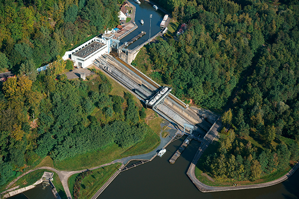 Vue aérienne ascenseur à bateaux