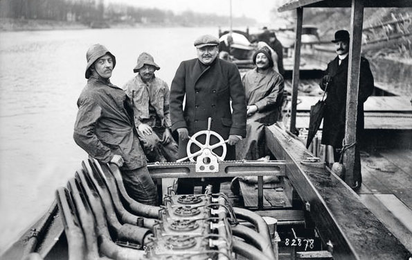 Cercle du motonautisme, canots à moteur, histoire du motonautisme