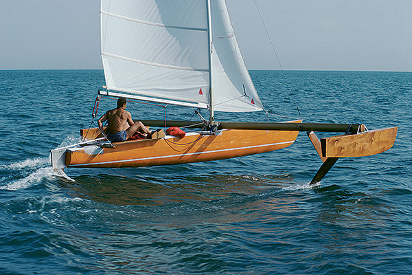 Eric tabarly test bateau à foil