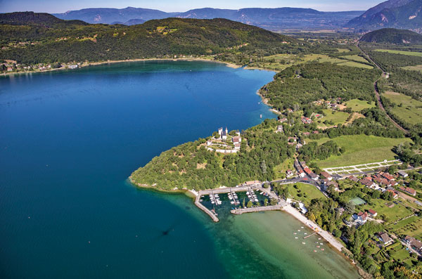 Vue du lac du Bourget, en Savoie. 