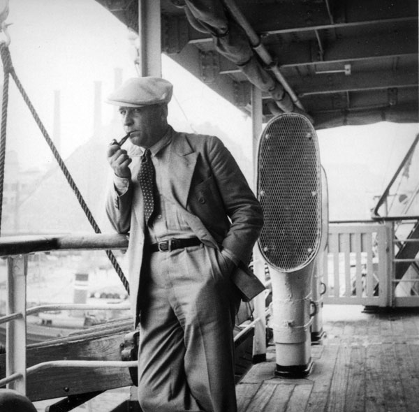 Georges Simenon, embarqué sur un paquebot en mer Noire. 
