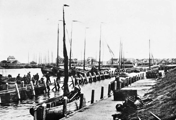 Dans le port frison de Stavoren, en 1927. 