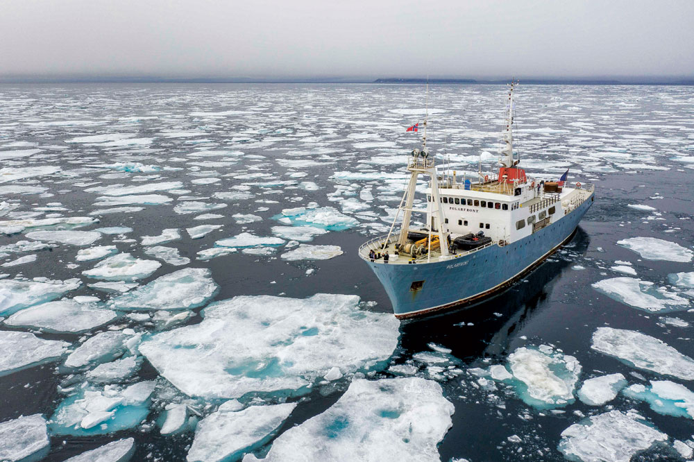 Polarfront, en croisière dans les glaces