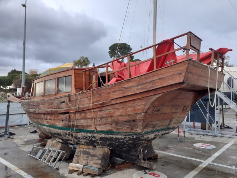 Qu’est devenue la jonque chinoise qui sombra dans le port d’Antibes ?