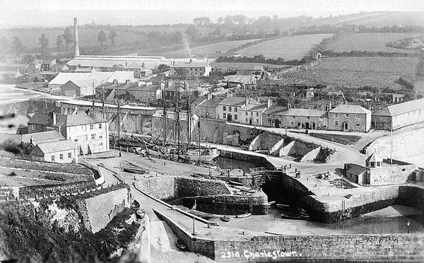 Oosterschelde dans le port de Charlestown, en Cornouailles britanniques, pour un chargement de kaolin vers 1928.