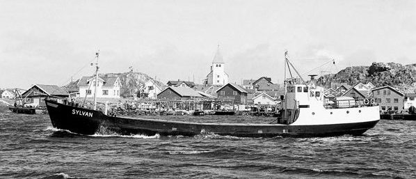 À Skärhamn, en 1963. Le Sylvan est modernisé régulièrement, avec une passerelle mieux équipée, toute fermée, abritant de nouveaux emménagements, et même un nouvel avant, construit aux chantiers de Marstrand en 1962.