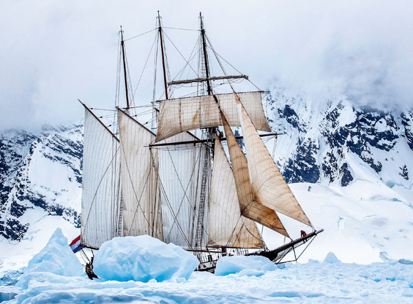 Oosterschelde dans les glaces antarctiques, en 2014. 