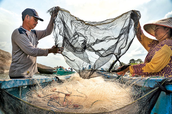  retour de pêche difficile au port de Matras. Les pêcheurs sont parmi les premiers à faire les frais de l’exploitation minière en mer à Bangka. 