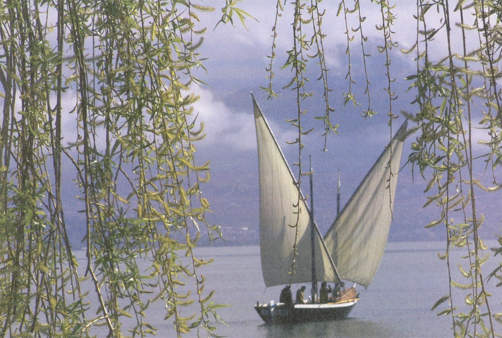 Aurore la cochère du Léman : caboteur lacustre à voiles latines