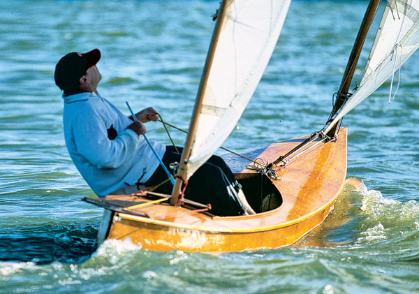 Vue sous voiles du Beth