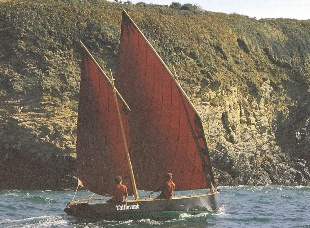 Le Taillevent, un bateau voile-aviron collectif