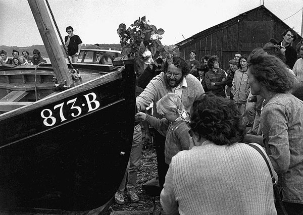 Au printemps 1984, le canot est baptisé Les trois sœurs