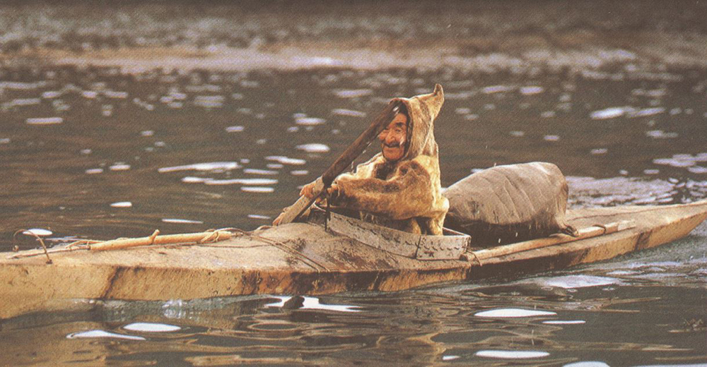 Les kayaks esquimaux : bateaux d’un peuple de chasseurs