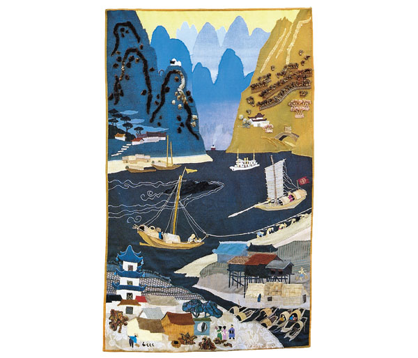 Des années après son séjour en Chine, Luc-Marie Bayle réalisera en famille les tapisseries des quatre saisons en Extrême-Orient. 