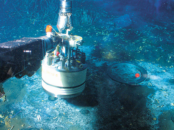 Le bras du véhicule sous-marin téléopéré (rov) Victor 6000 