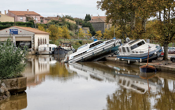 Vue des dégâts provoqués par le débordement du Canal du Midi