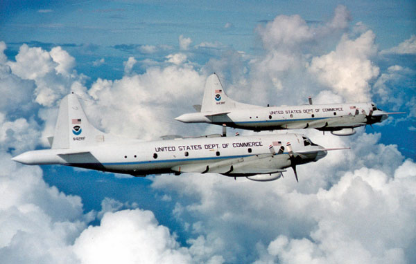 Les deux Lockheed WP-3D Orion du NHC