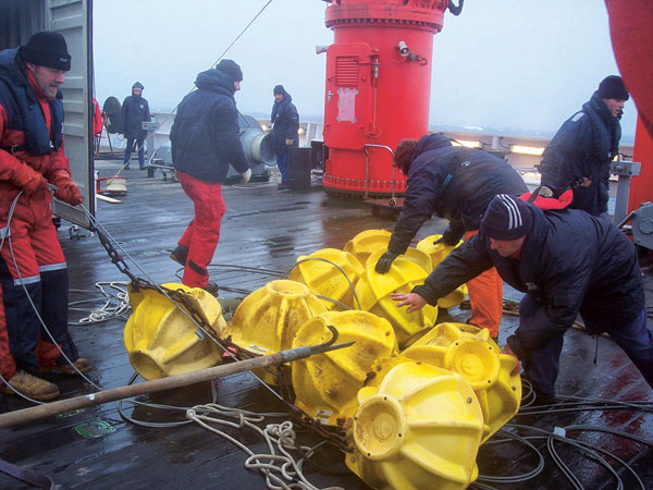 À bord des navires, ce sont les marins de la compagnie de navigation Genavir