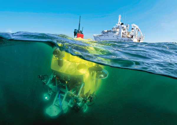 Essais du rov hybride Ariane, mis à l’eau par le navire Antea. 