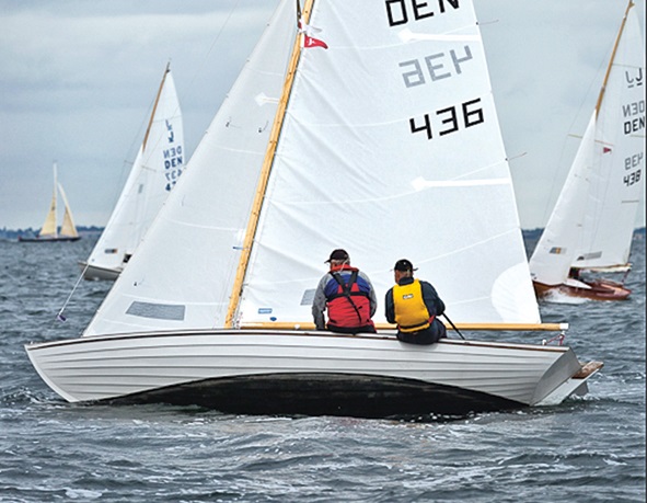 Un tout petit grand frère aux Folkboat