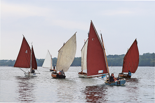 Rassemblement de voiles-avirons